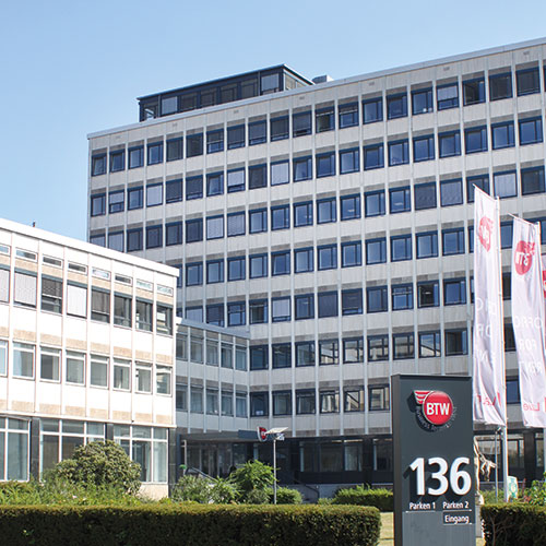 BUSINESS TERMINAL WEST Bürokonzept mit Panoramablick